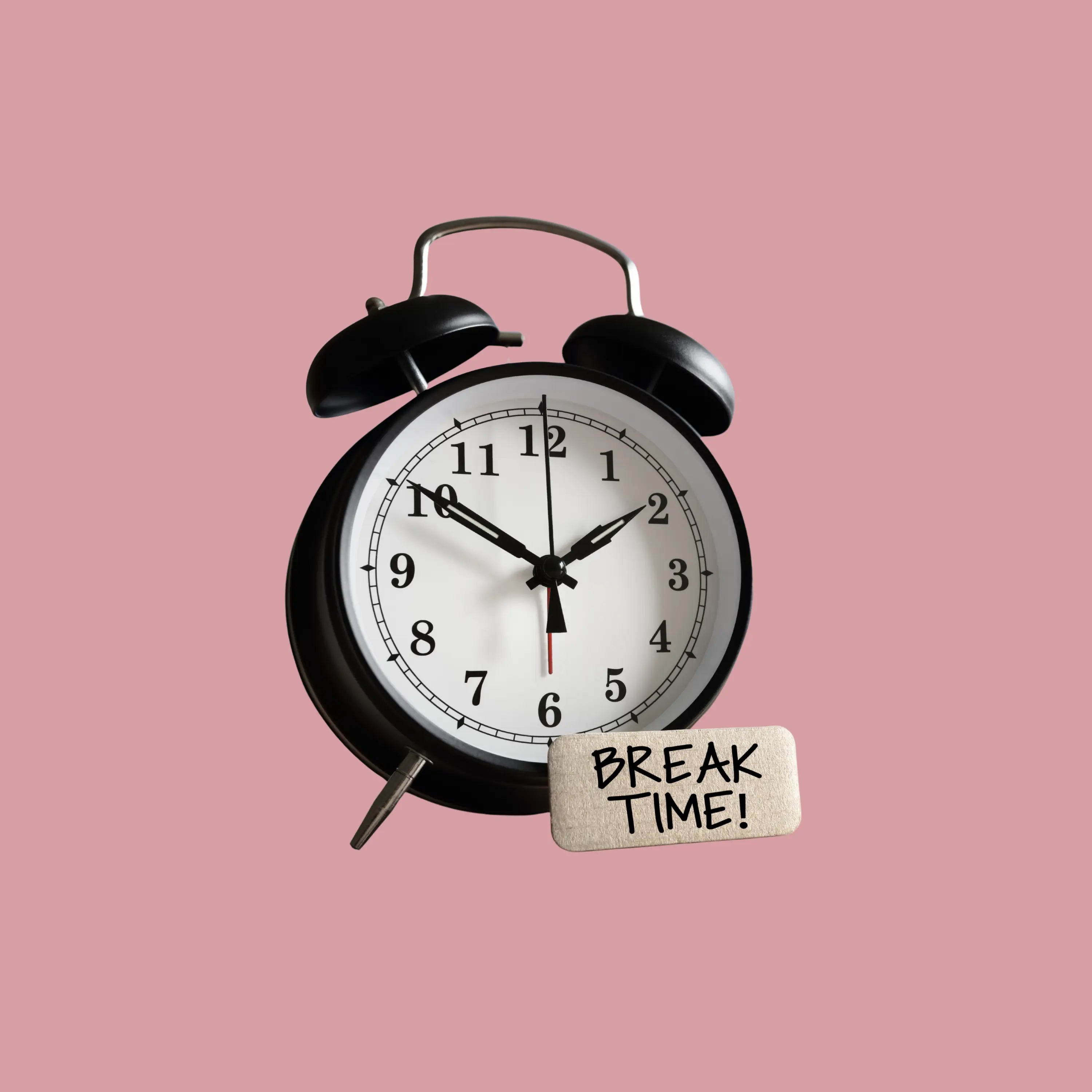 Réveil vintage noir avec note « Break Time ! », thème HIVEGLOBA et GROUPE INVICTUS M2M MONDIAL.